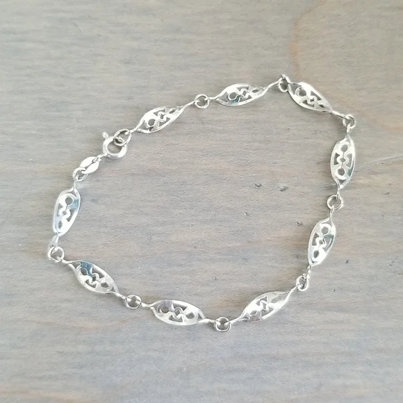 Sterling Silver Twist Bracelet - Picture 1 of 5